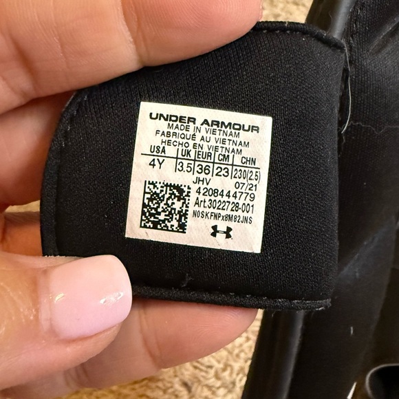 Under Armour Black Athletic Sandals for Everyday Comfort - Picture 5 of 5